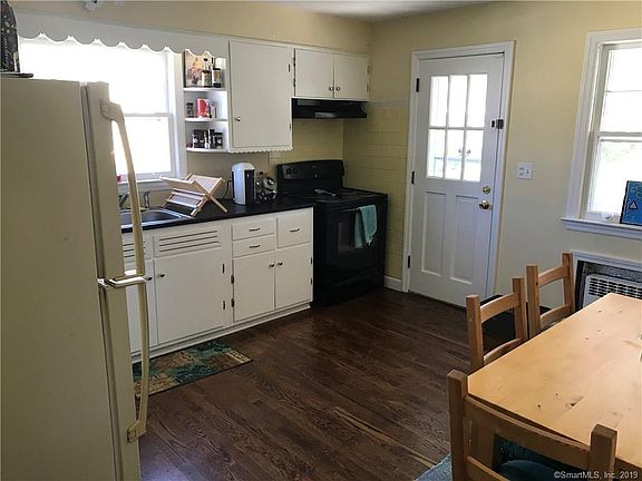 3rd image of 266 Garden Dr
