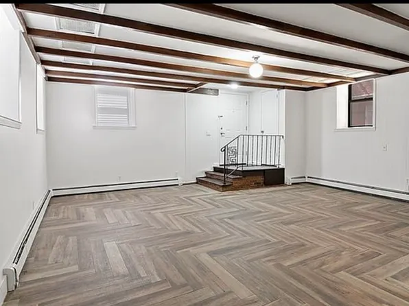 1075 Grant Avenue image 4 of 21