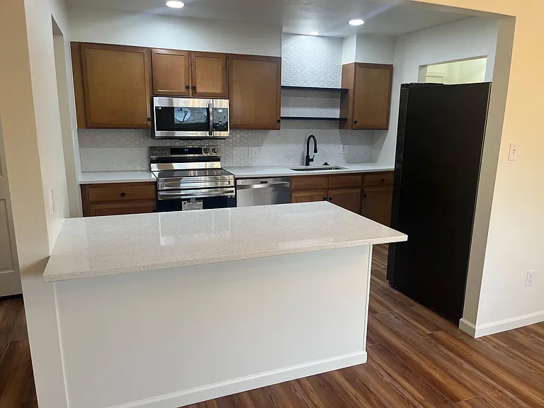 6215 S Sterne Pkwy — Photo 7