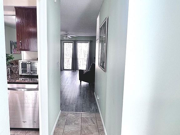 2nd image of 11 Lindsay Ln