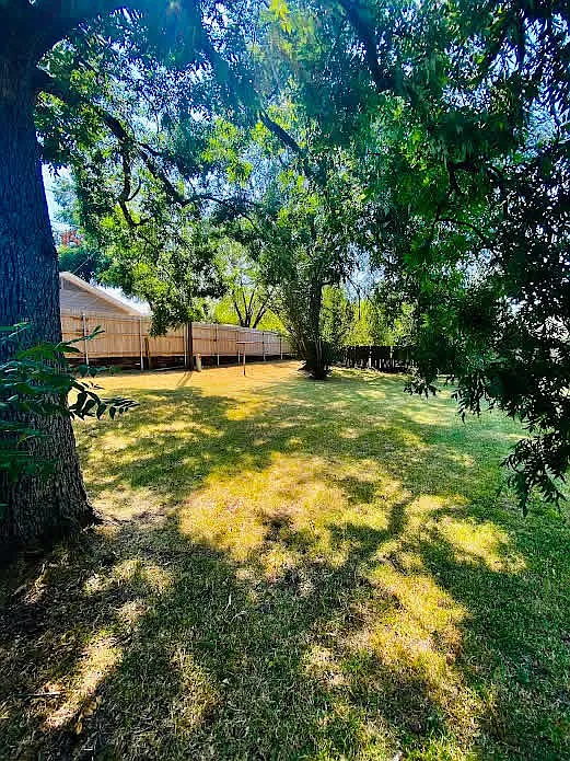 3 bed, 1105 sqft, $1,200 — Photo 3