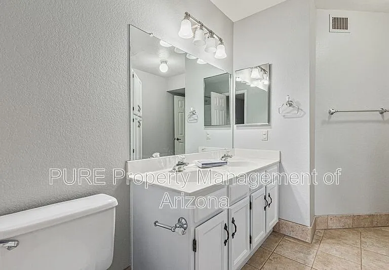 1718 S Longmore St #22 — Photo 13
