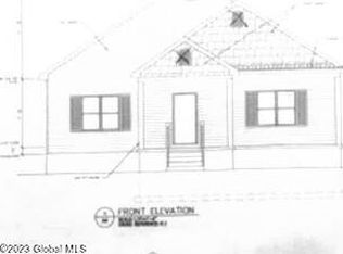 39 Nantucket St, Cohoes, NY 12047