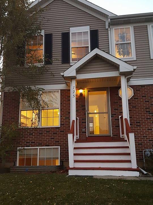 End unit Front door