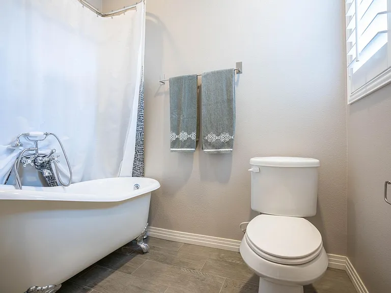 22058 Barrington Way — Photo 20