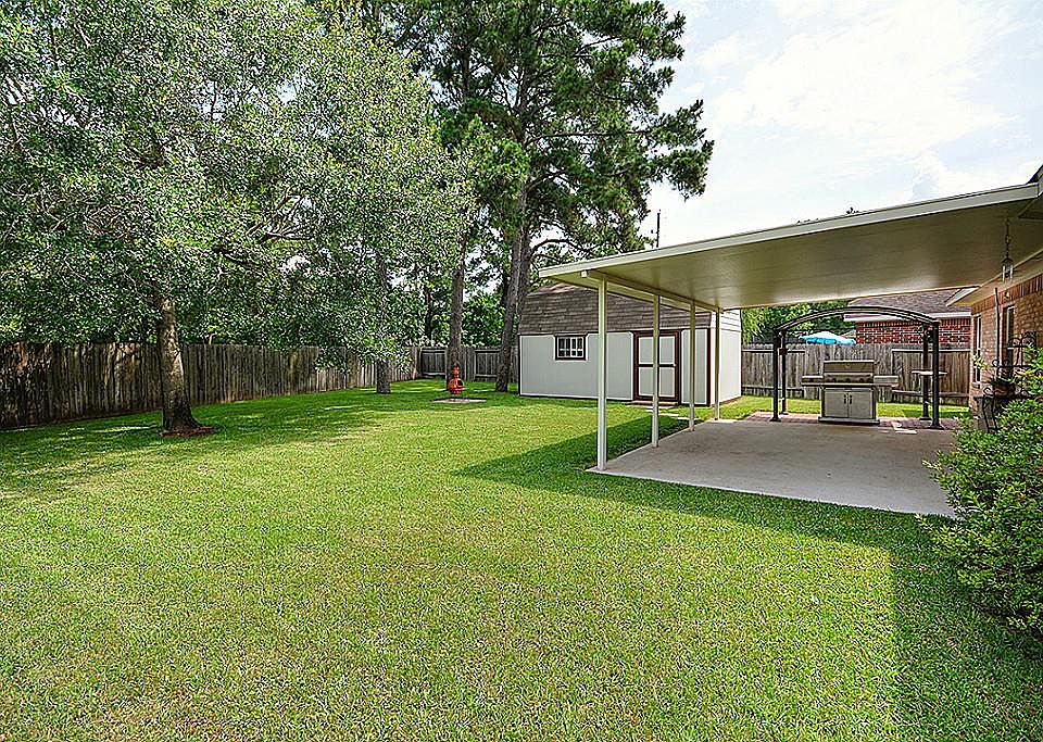 1st image of 6206 Pine Lakes Dr