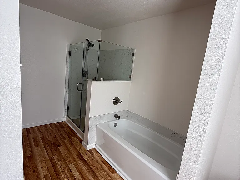 2901 Roosevelt Ln — Photo 9