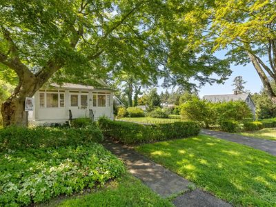 98 Westlake Drive, Valhalla, NY, 10595