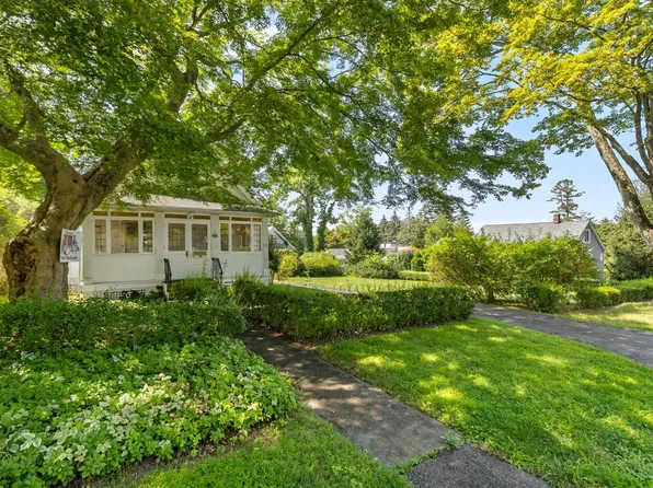 98 Westlake Drive, Valhalla, NY 10595