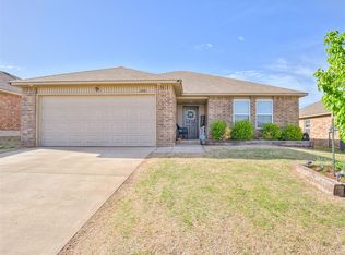 11016 NW 99th St, Yukon, OK 73099