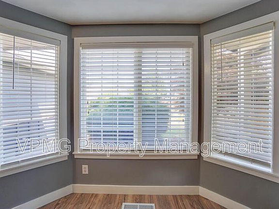 5th image of 7602 NE 159th Ave