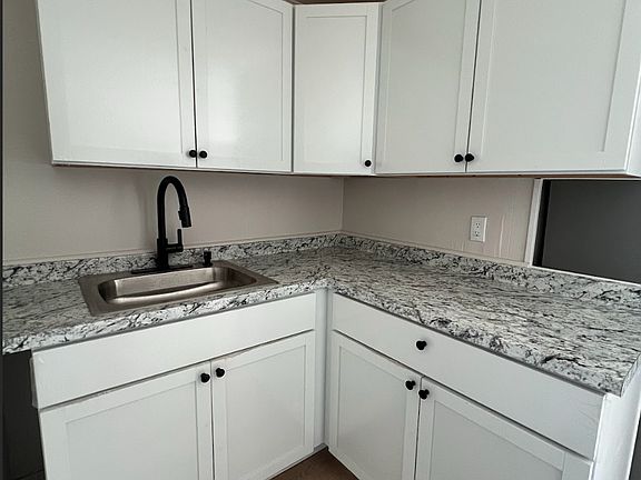 3rd image of 98-100 School St #C