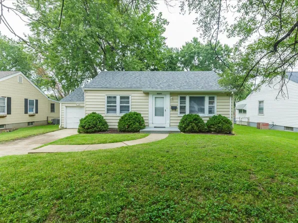 8891 Sharidge Dr, Saint Louis, MO 63136