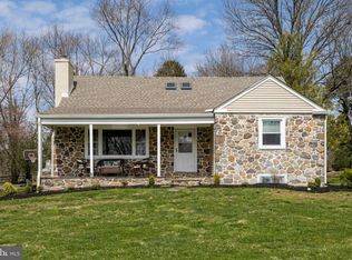 1015 Woodtone Dr, West Chester, PA 19382