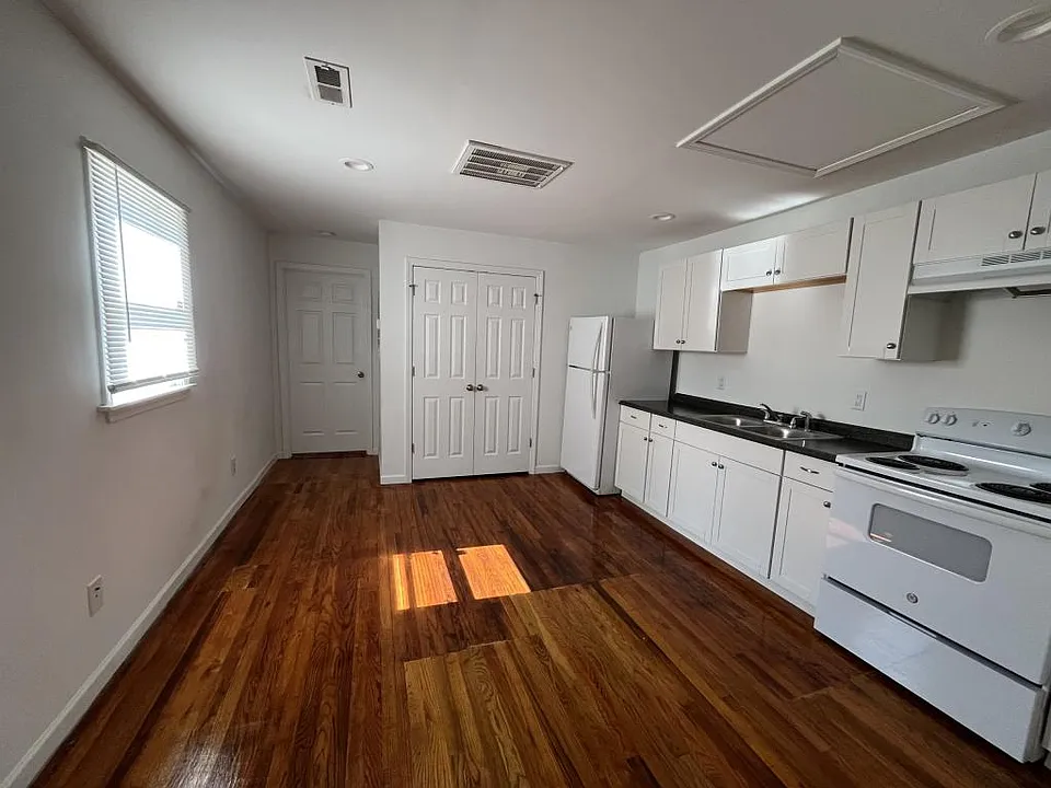 205B Mitchell Ave