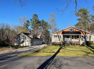 6235 Barberry Hill Dr, Gainesville, GA 30506