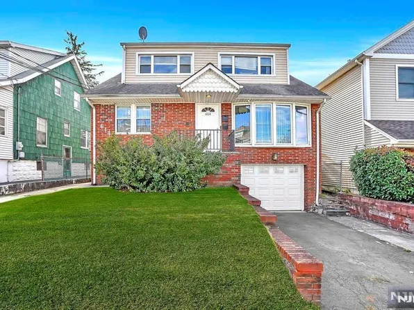 614 6th Ave, Lyndhurst, NJ 07071