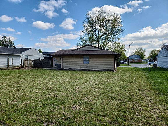3rd image of 9416 Meadowlark Dr