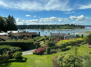 9290 Allens Cove Ln NE, Bainbridge Island, WA 98110