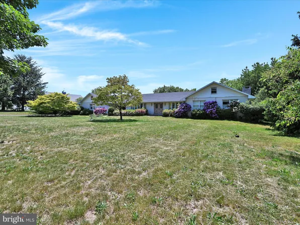 321 Bachmoll Rd, Hamburg, PA 19526