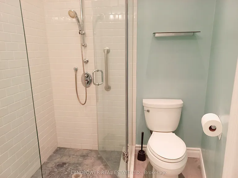 8 Clareville Cres — Photo 5