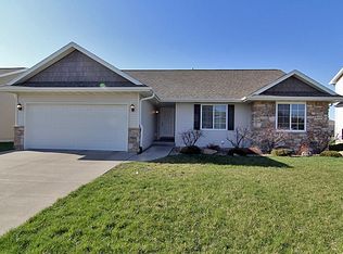 1209 Scarlet Sage Dr SW, Cedar Rapids, IA 52404