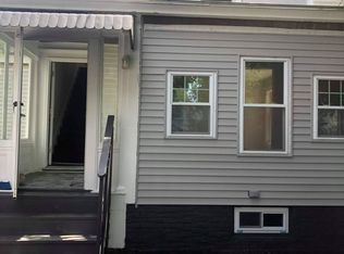 97 Googin St, Lewiston, ME 04240