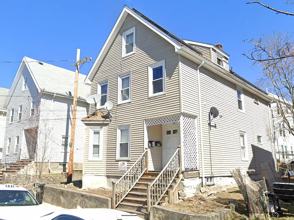 661 Cross St #2