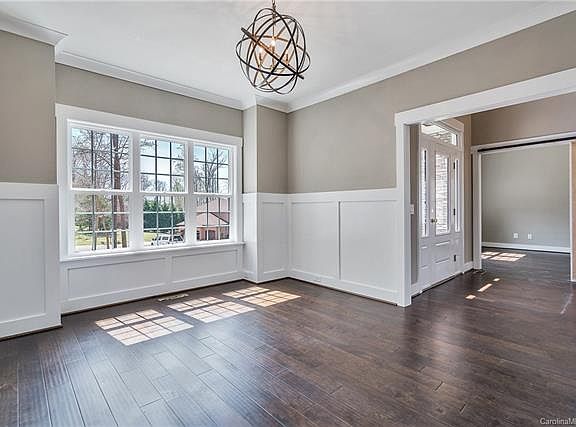 5th image of 116 Poinsettia Ln