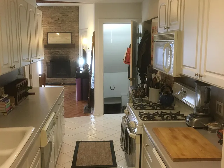 752 W Willow St #1 — Photo 11