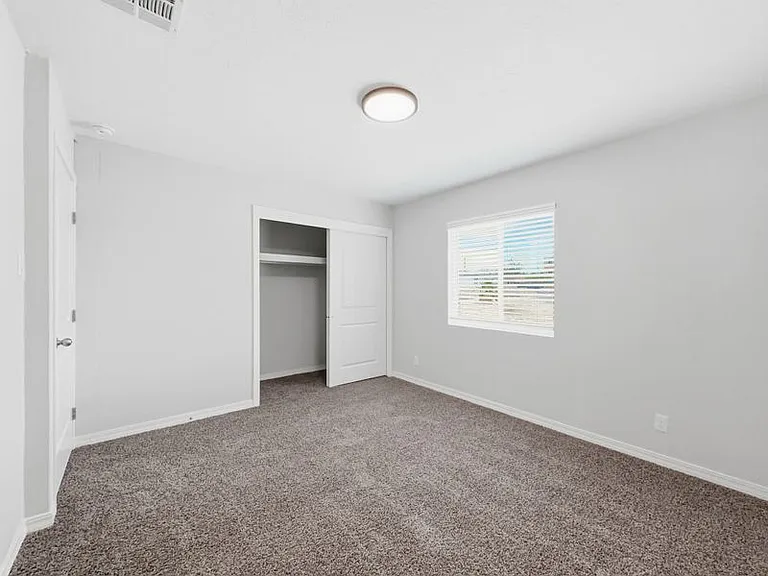 565 Gallagher St — Photo 17