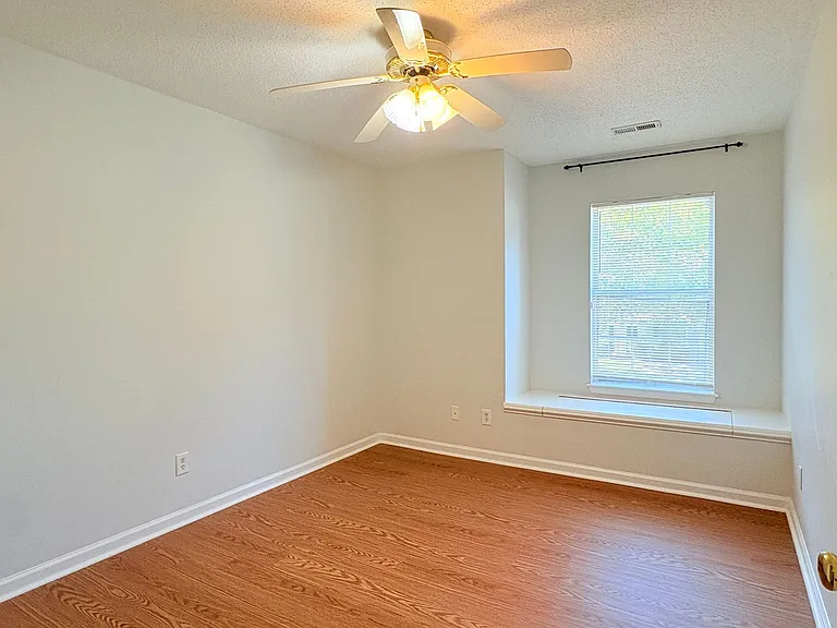110 Amelia Ct — Photo 14