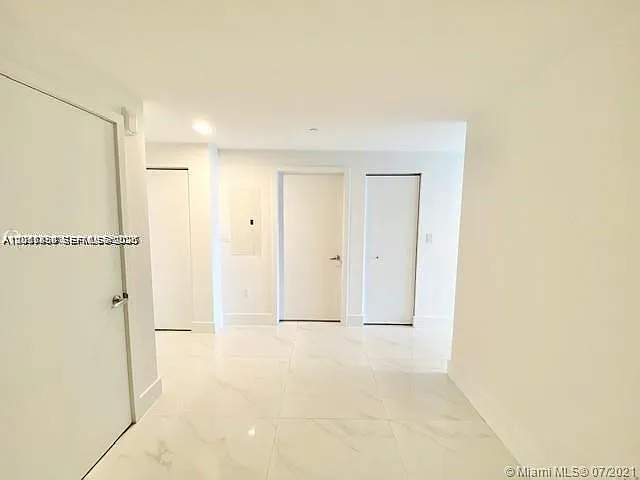 The Harbour North Condo — Photo 4