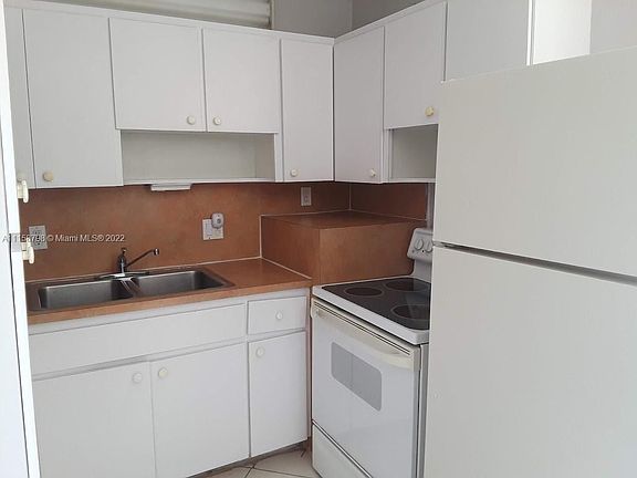 3rd image of 1070 NW 21st St #1