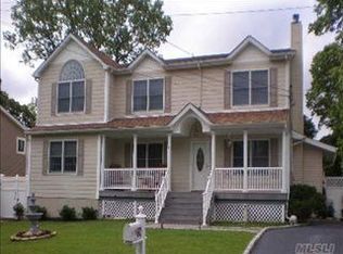 80 Aster Ave, Holtsville, NY 11742