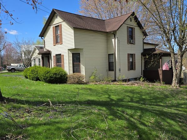519 E Main St, Oak Hill, OH 45656