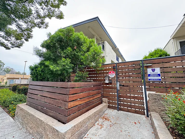 251 N Oakland Ave #D — Photo 9
