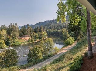 152 Rio Vista Ln, Grants Pass, OR 97527