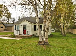 1254 Mackinaw Ave, Cheboygan, MI 49721