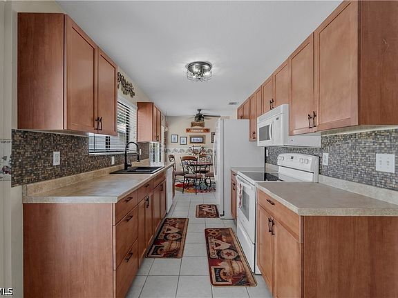 4th image of 2013 Clipper Ter