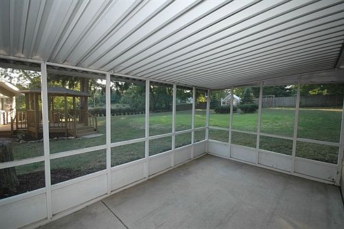 3121 Tucker Screenroom