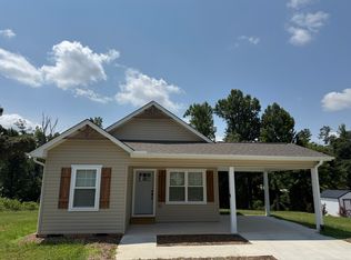 611 S Walnut St, Seneca, SC 29678