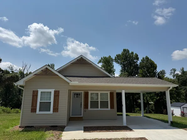 611 S Walnut St, Seneca, SC 29678