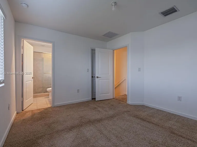1014 SE 23rd Ave — Photo 9