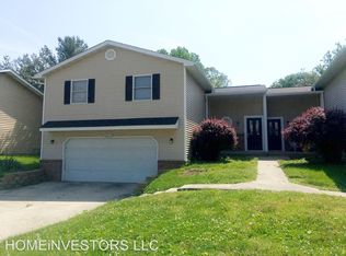 531 Wood Thrush St #B, Troy, IL 62294