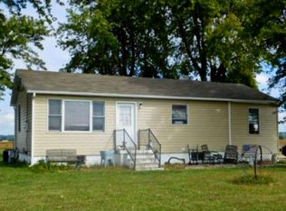 1135 Saale Rd, West Alton, MO 63386
