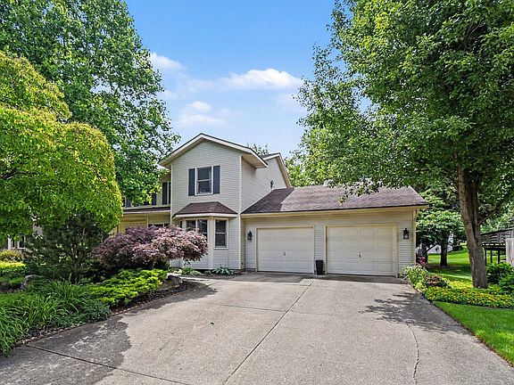 2nd image of 1878 Glenvale Dr SW
