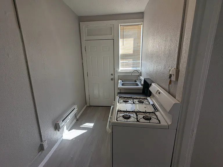 2604 Bellevue Ave #F — Photo 3