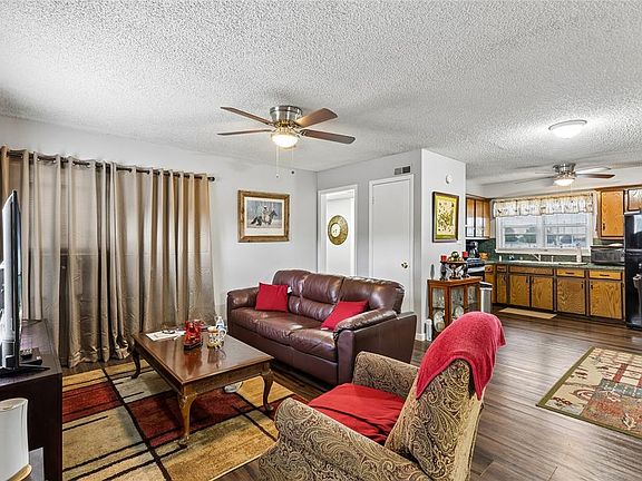 4th image of 1013 Stansell Dr