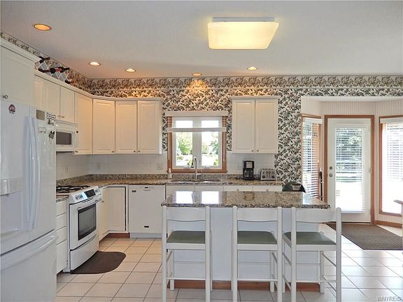5th image of 5527 Pebble Beach Dr